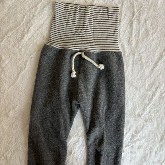 Childhoods Clothing 3T Skinny Sweats Gray - Picture 1 of 2